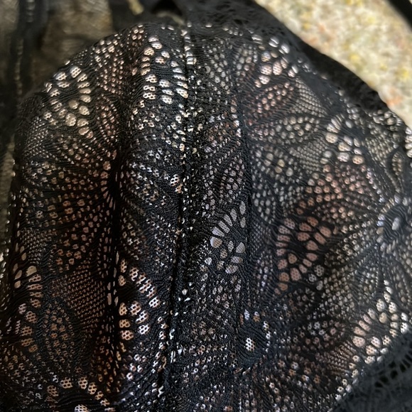 VS VERY SEXY BRALETTE BLACK LACE CUTOUT Size cutoff ( Size 34B ) - Picture 9 of 15